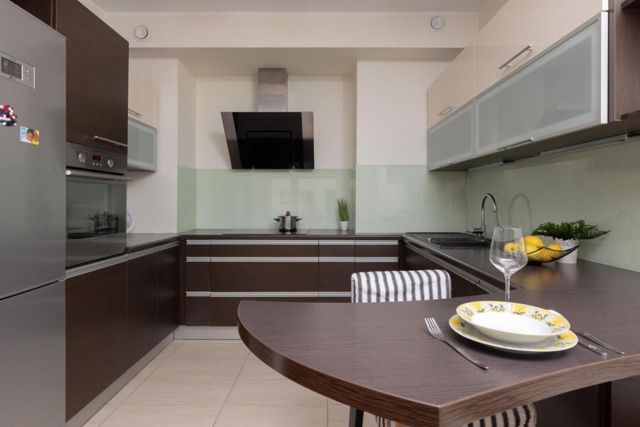 Apartamento With Study Powstancow Slaskich By Renters Varsovia