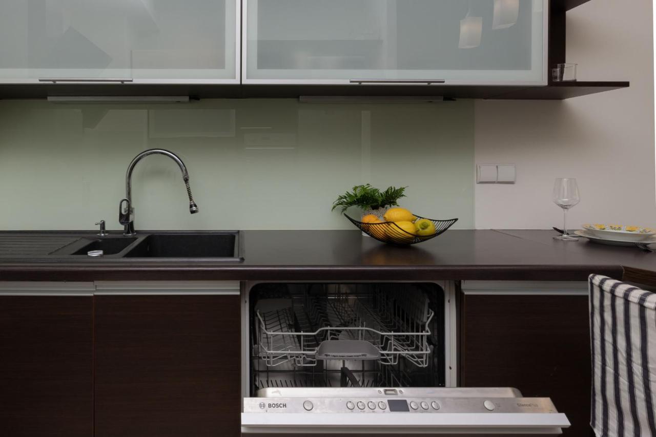 Apartamento With Study Powstancow Slaskich By Renters *
